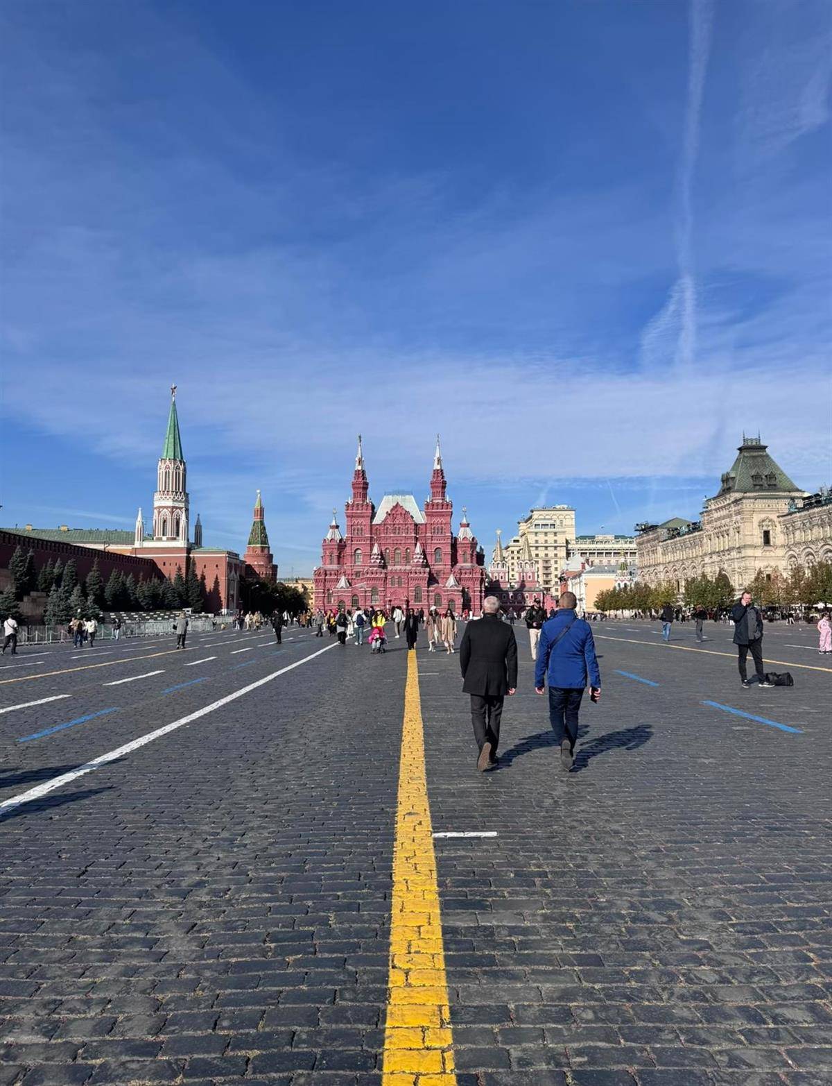 皇冠信用盘代理注册_全世界都知道中国人放假了：欧洲、大洋洲多个景点被中国游客“承包”皇冠信用盘代理注册，连挪威2万人口的小岛都堵车了