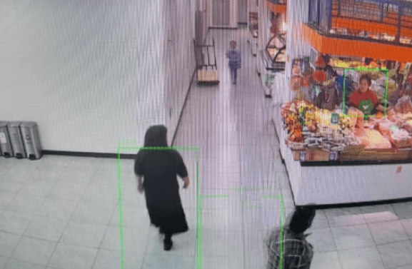 女王公园巡游者 vs 南安普敦
_事发大连一市场女王公园巡游者 vs 南安普敦
,陌生男子领走6岁女孩,视频引发网友热议,调查后发现系误会