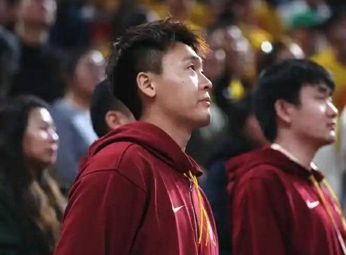 皇冠信用庄家
_男篮世预赛｜中国男篮带13名球员赴韩国 赵睿随队出征